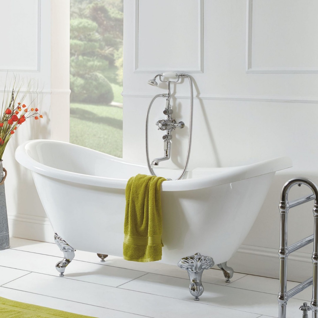 Freestanding bath