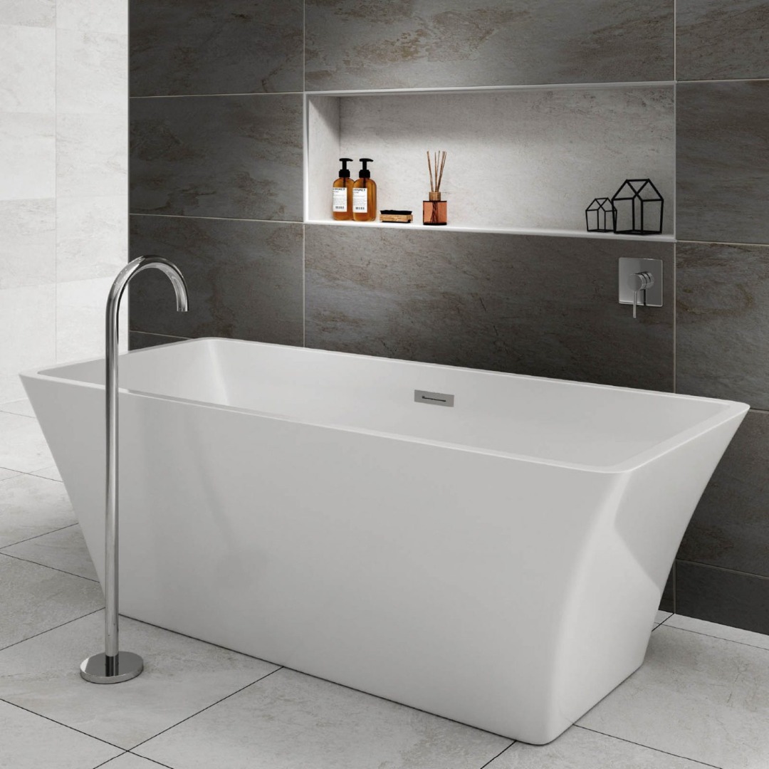 Freestanding bath