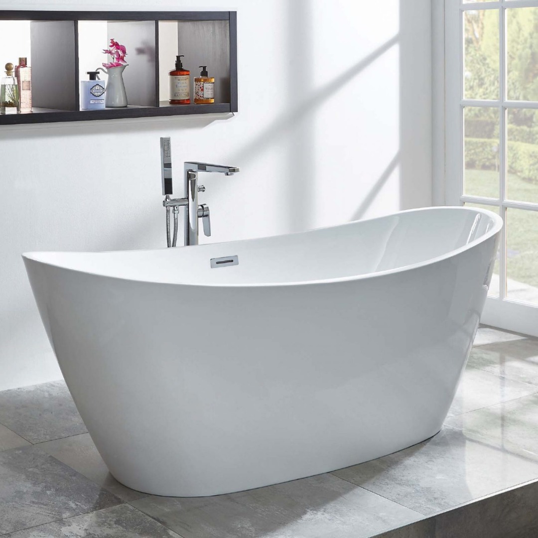 Freestanding bath